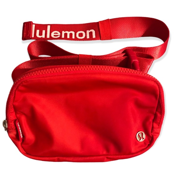 Lululemon Everywhere Belt Bag Logo White Letters Extended Strap Red Exclusive - Picture 4 of 9